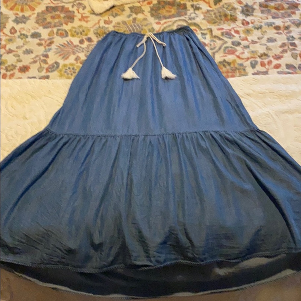 Women’s Long jean skirt-size small
